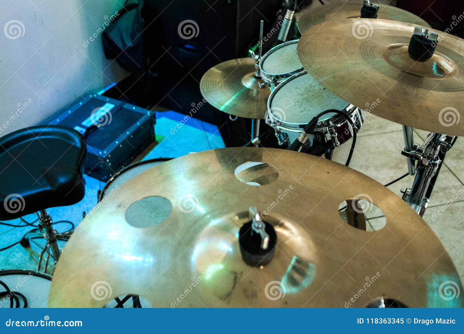 Drums on a wedding stock image. Image of drums, musician 118363345