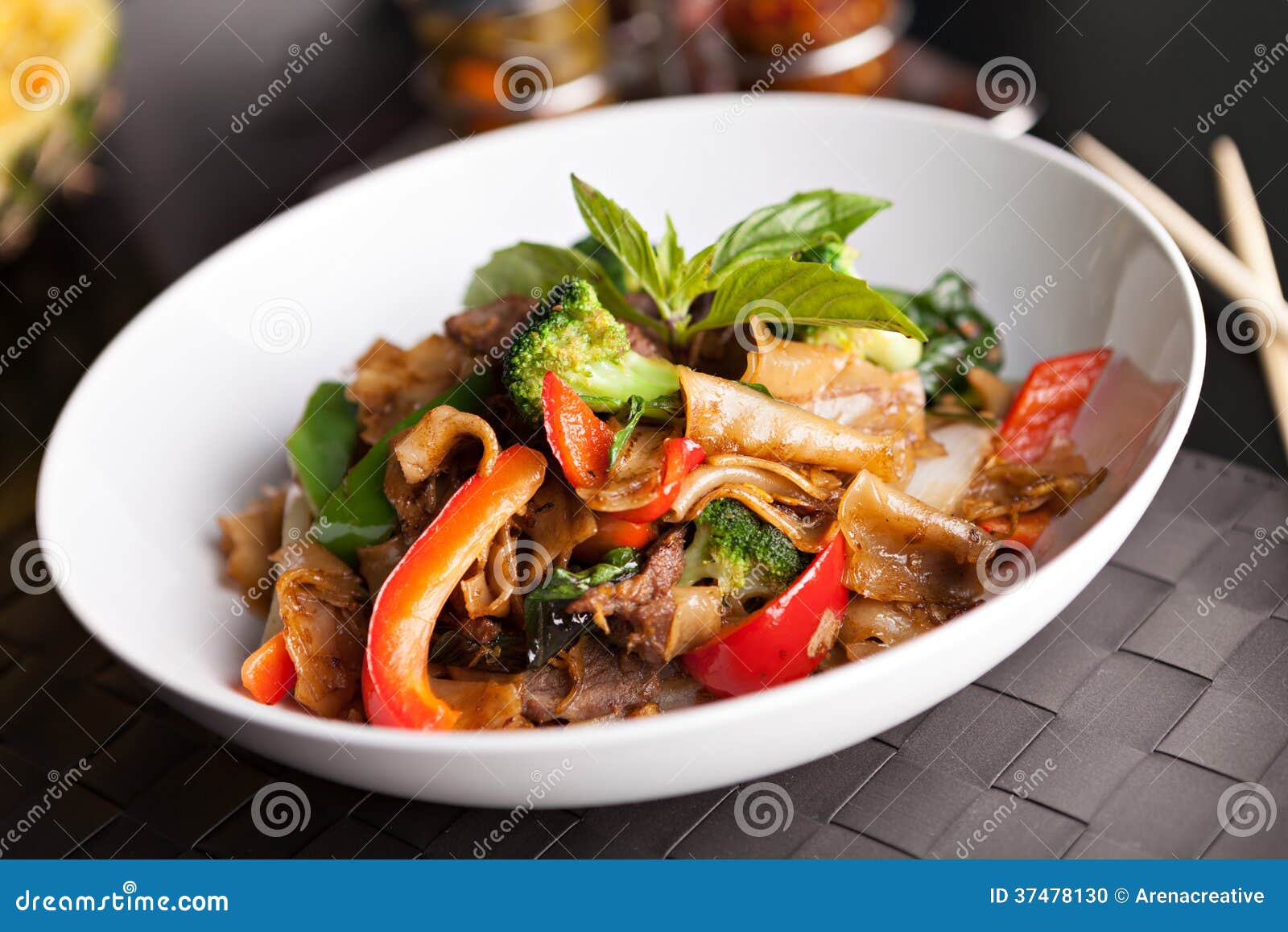 drunken noodle thai food