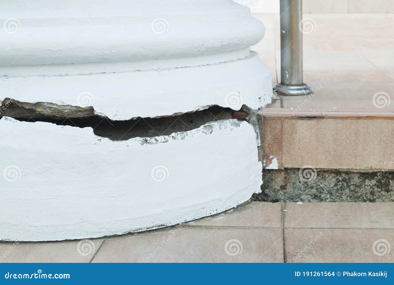 Cracks in the Concrete Pillar or Concrete Post Cracking, Danger Damage