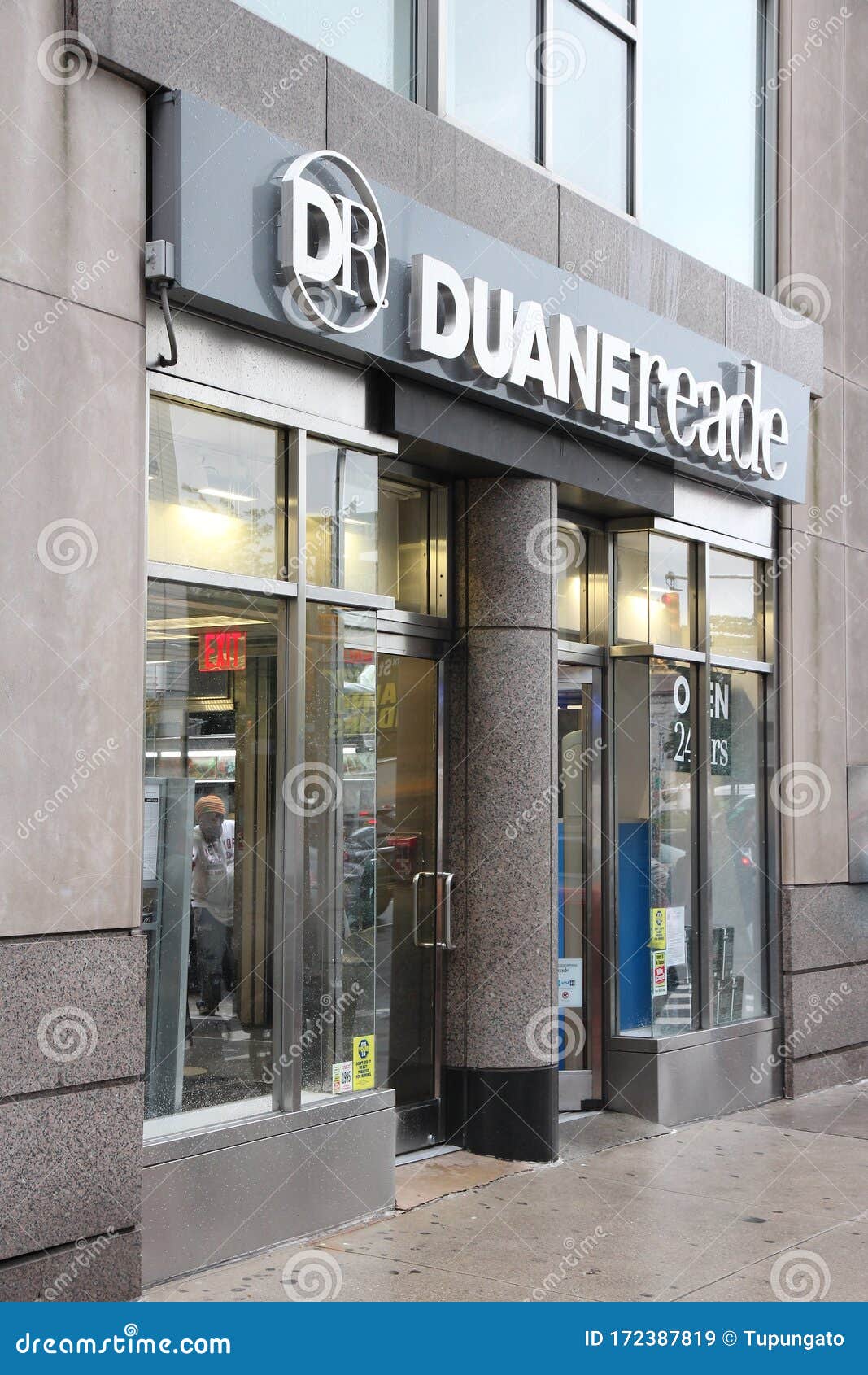 Duane Reade New York editorial image. Image of facade - 140579955
