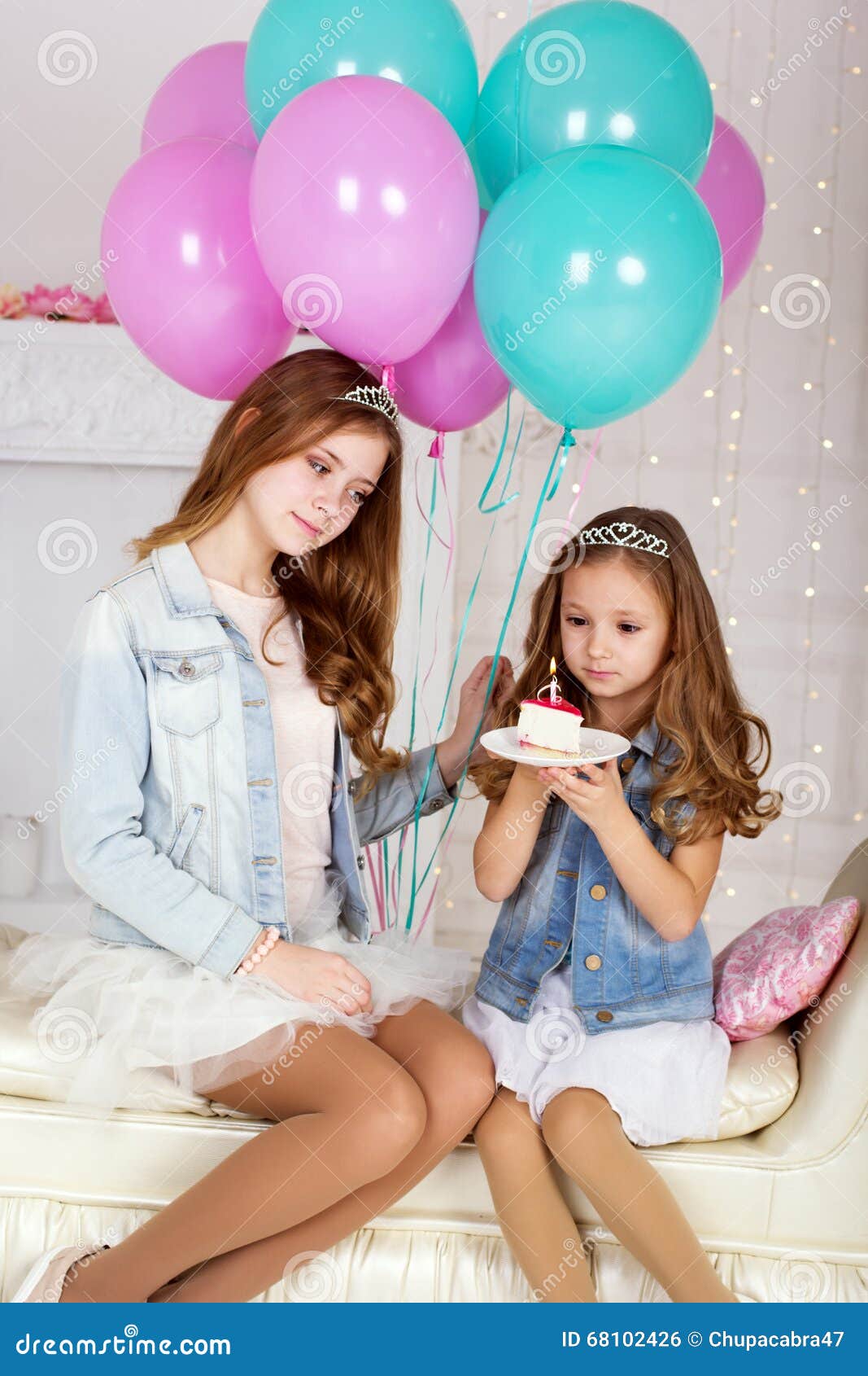 1,917 Fotos de Stock de Bolo De Aniversário Cor De Rosa Com Uma Princesa -  Fotos de Stock Gratuitas e Sem Fidelização a partir da Dreamstime