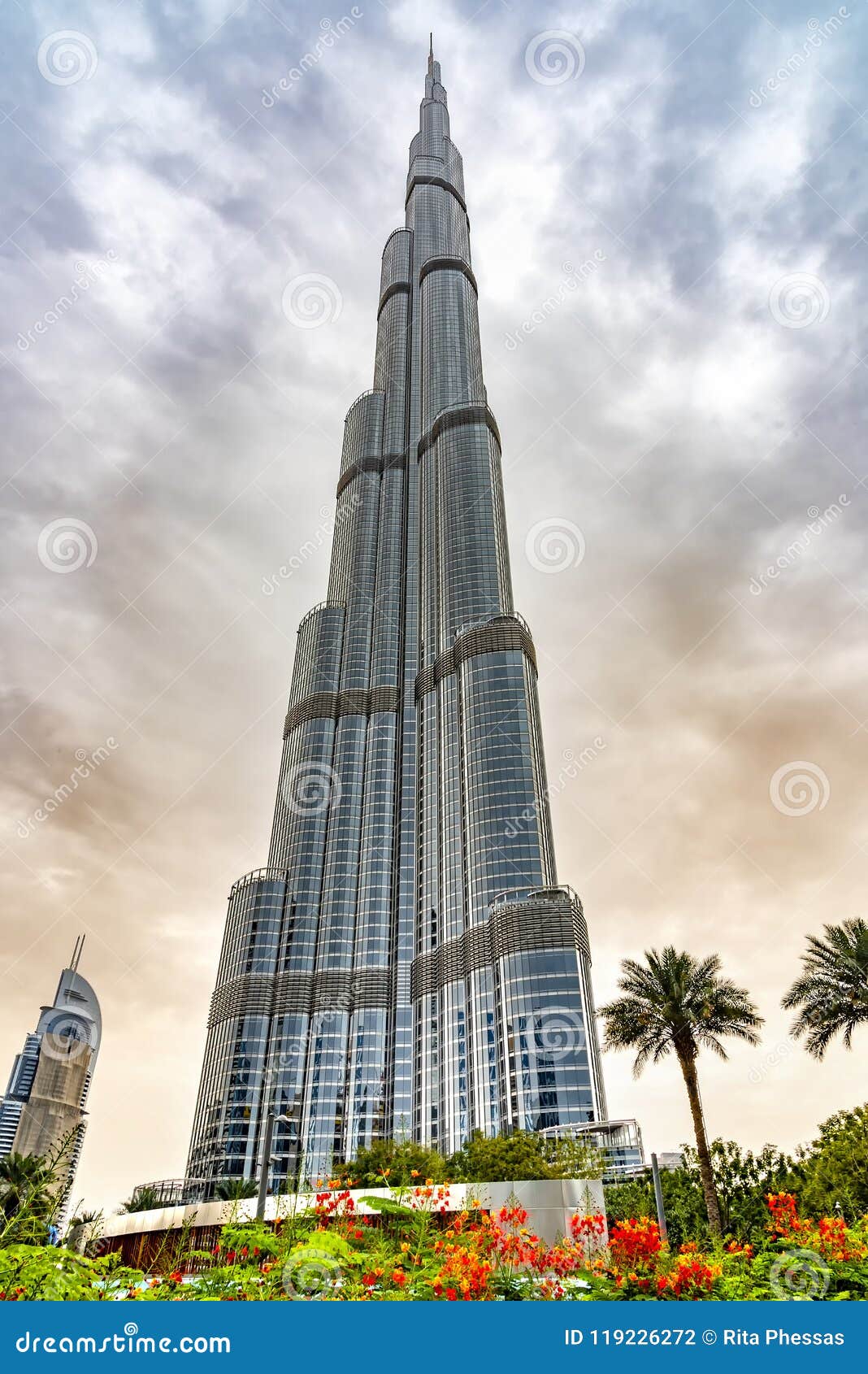 Dubai Burj-Khalifa, El Edificio Más Alto Del Mundo Foto de archivo - Imagen de edificio, entero: 119226272 Dubai Burj-Khalifa, El Edificio Más Alto Del Mundo Foto de archivo - Imagen de edificio, entero: 119226272