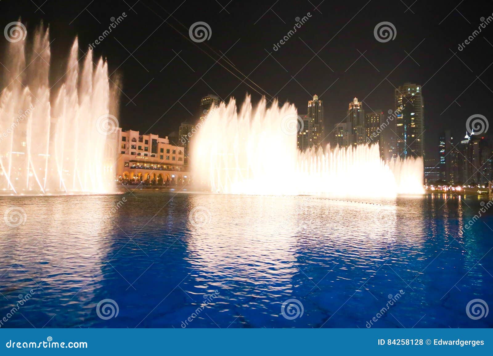 Dubai Dancing Fountain editorial stock photo. Image of fountains 84258128