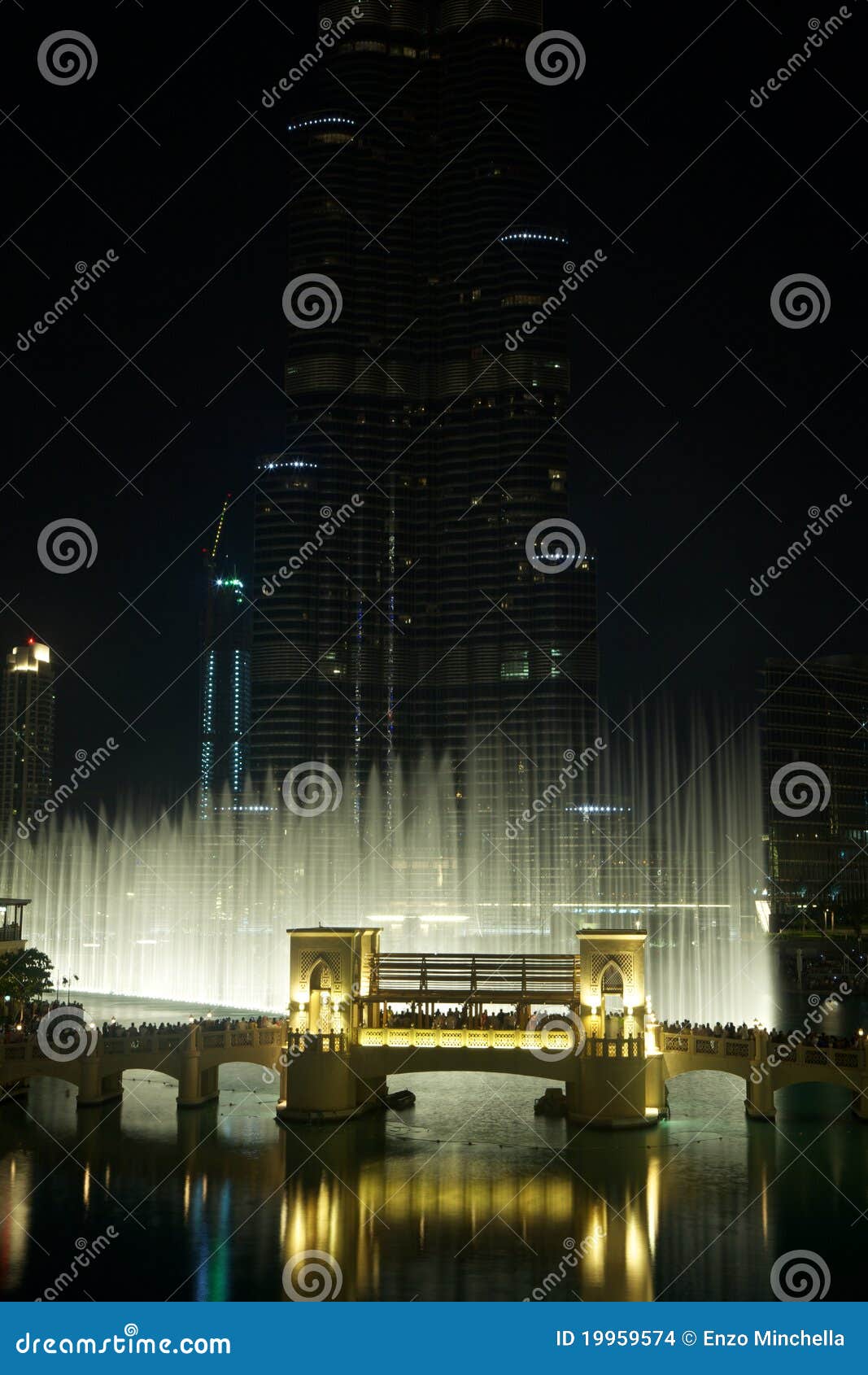 Dubai Fountain at night stock photo. Image of blue, jets 19959574