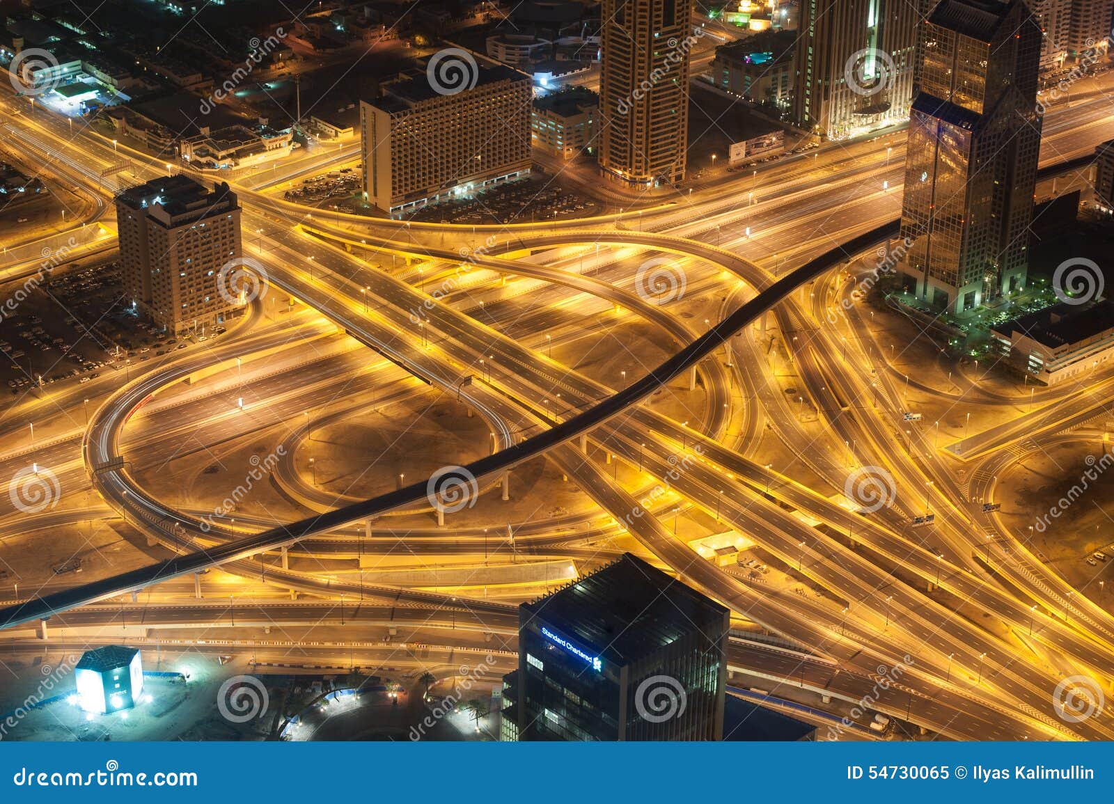 Dubai highway at night editorial image. Image of road 54730065