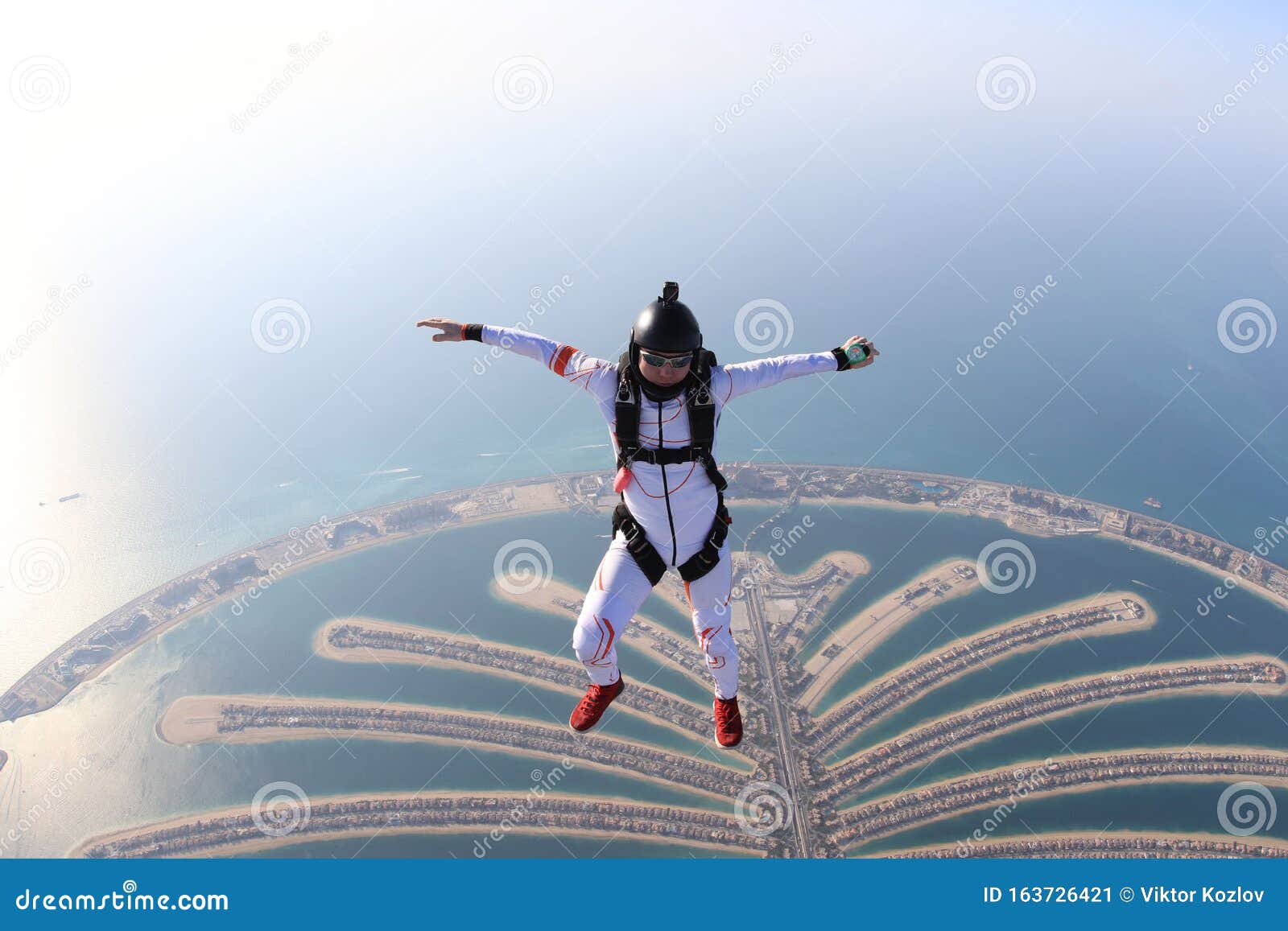 dubai.adrenalin flying in skydive dubai.