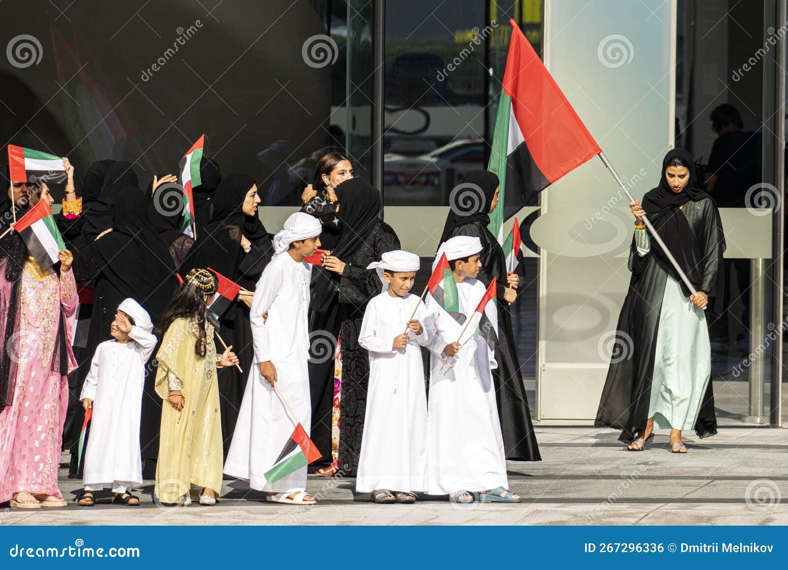 traditional uae clothing