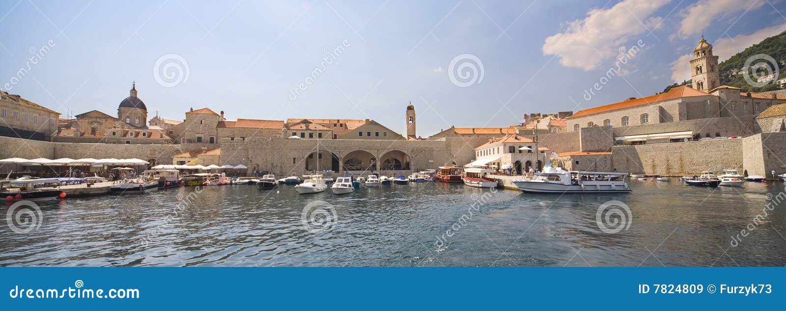 Dubrovnik panorama- sjösidasikt. Sikt för sjösida croatia dubrovnik för gammal port