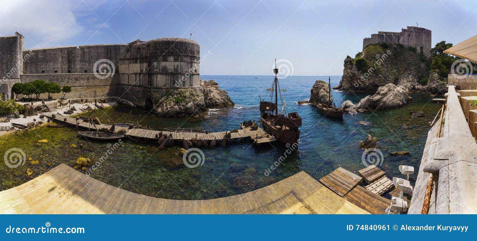 Dubrovnik - pärlan av den Adriatiska havet kusten. Dubrovnik - en härlig forntida stad i söderna av Europa som är fulla av fascinerande art