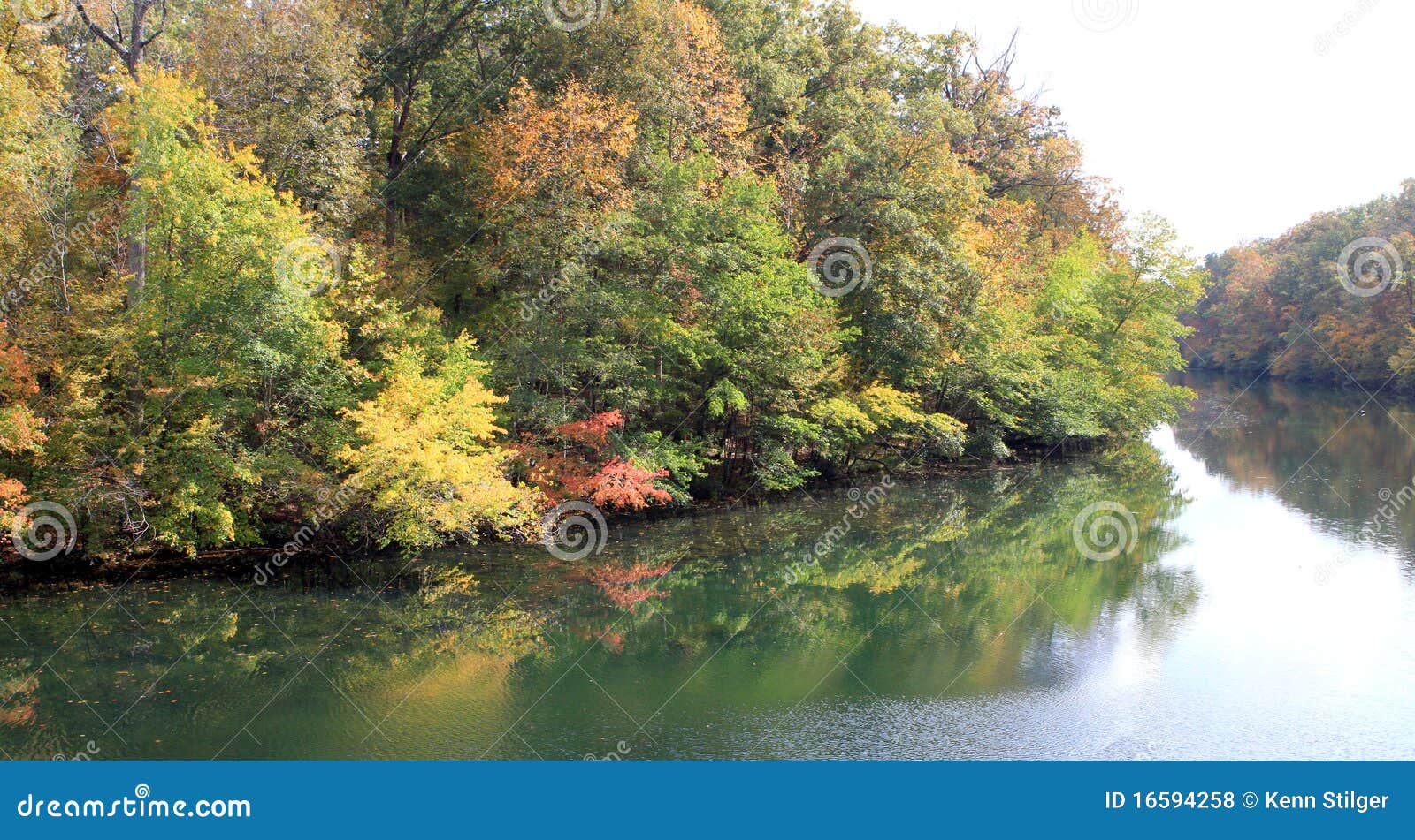Duck River in MIddle Tennessee Stock Photo - Image of scenic, picnic:  16594258