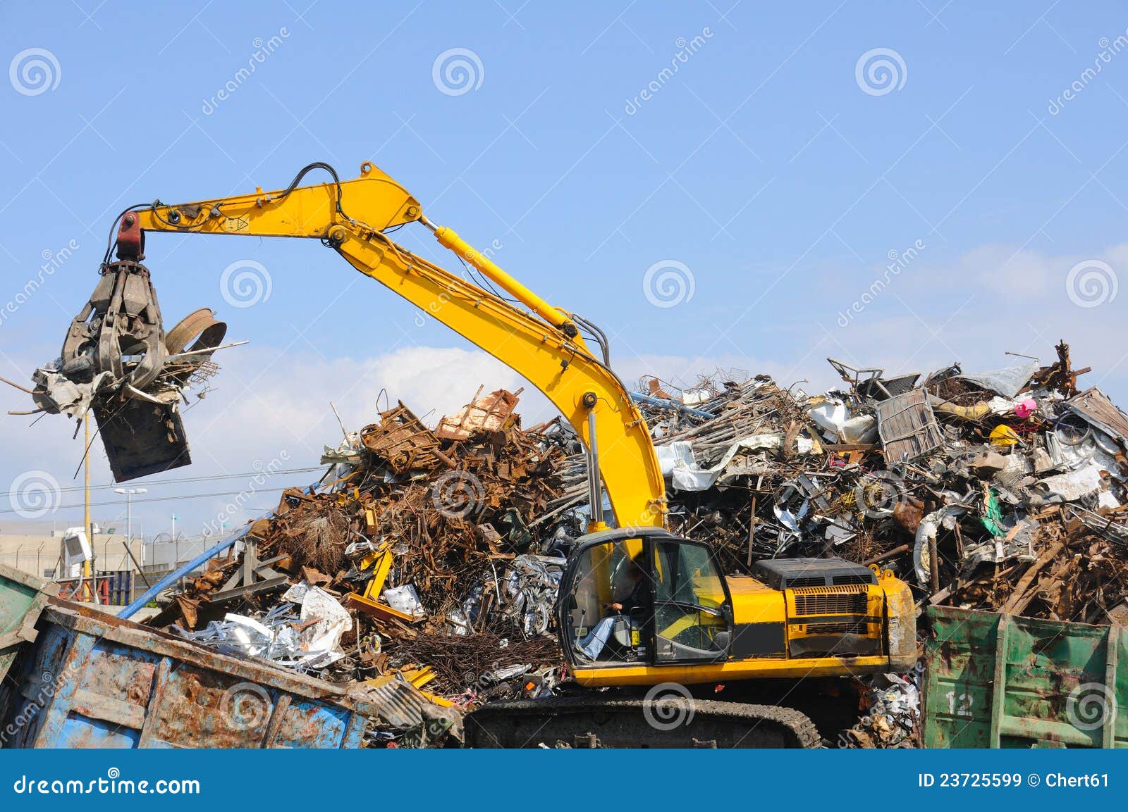 Junkyard Picking Up Car Stock Photography 11442302