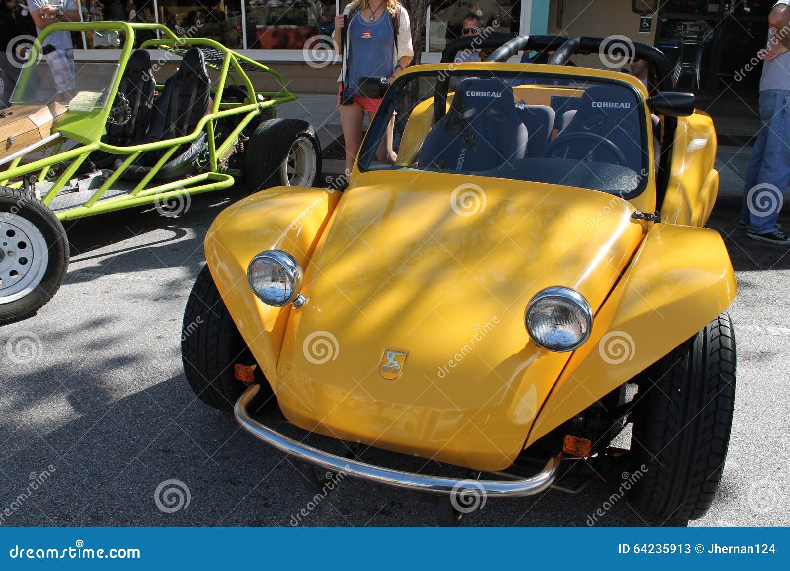 yellow dune buggy