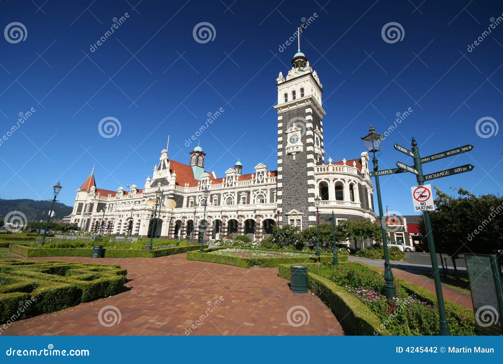 Dunedin Railway Station stock photo. Image of park, dunedin 4245442