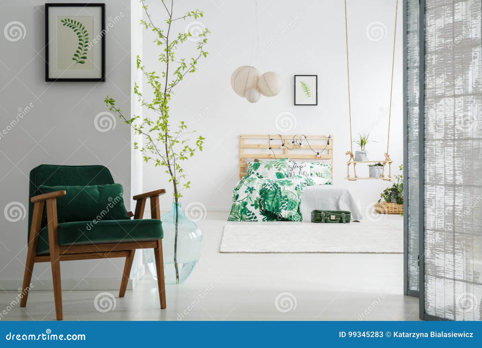 Dunkelgrünes Schlafzimmer