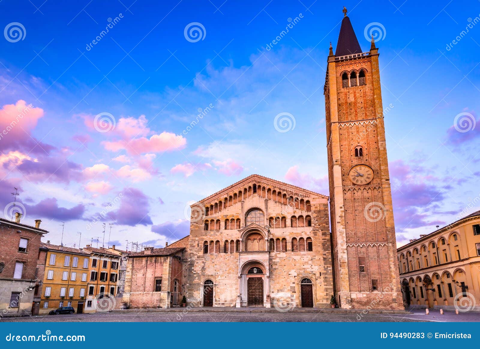 duomo di parma, parma, italy - emilia romagna