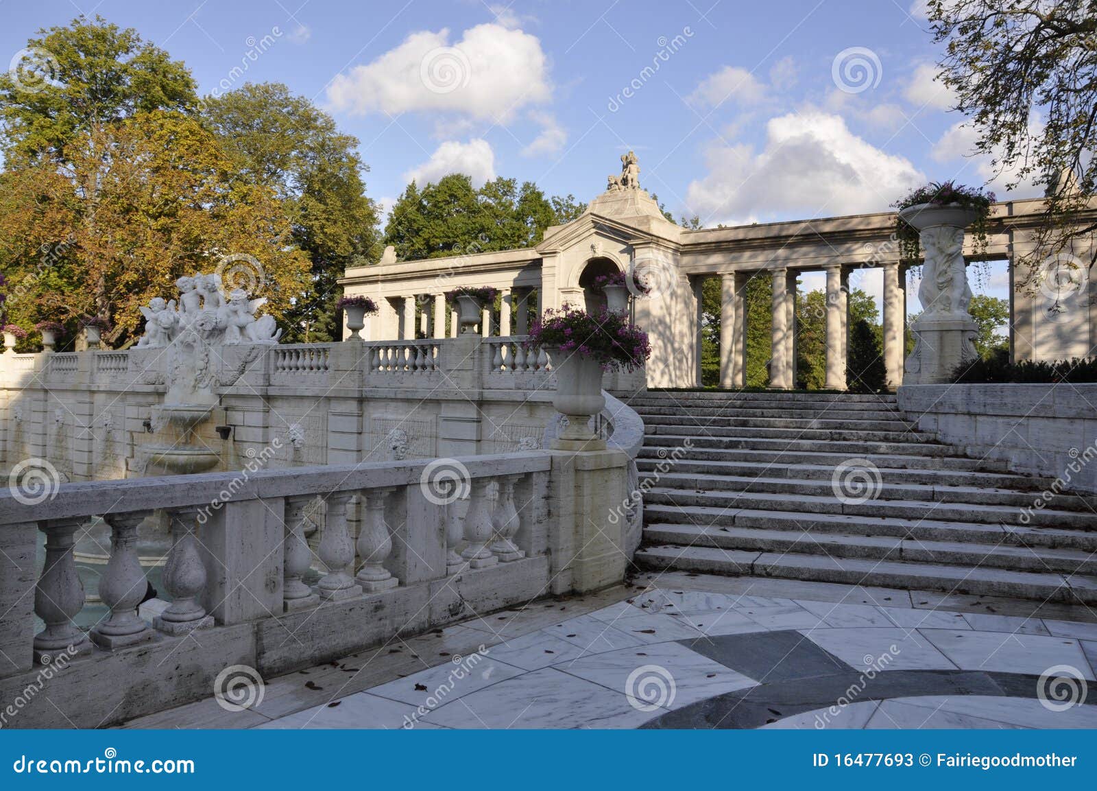 DuPont Mansion and Gardens stock image. Image of mansion 16477693