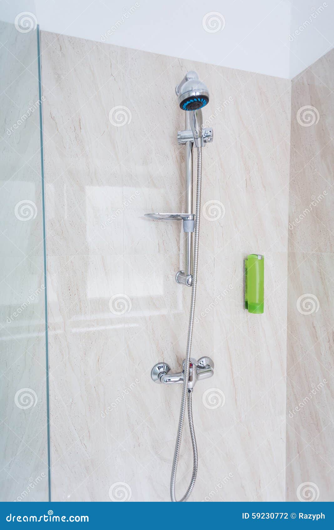 Dusche In Einer Turnhalle Stockfoto Bild Von Hahn Metallisch 59230772