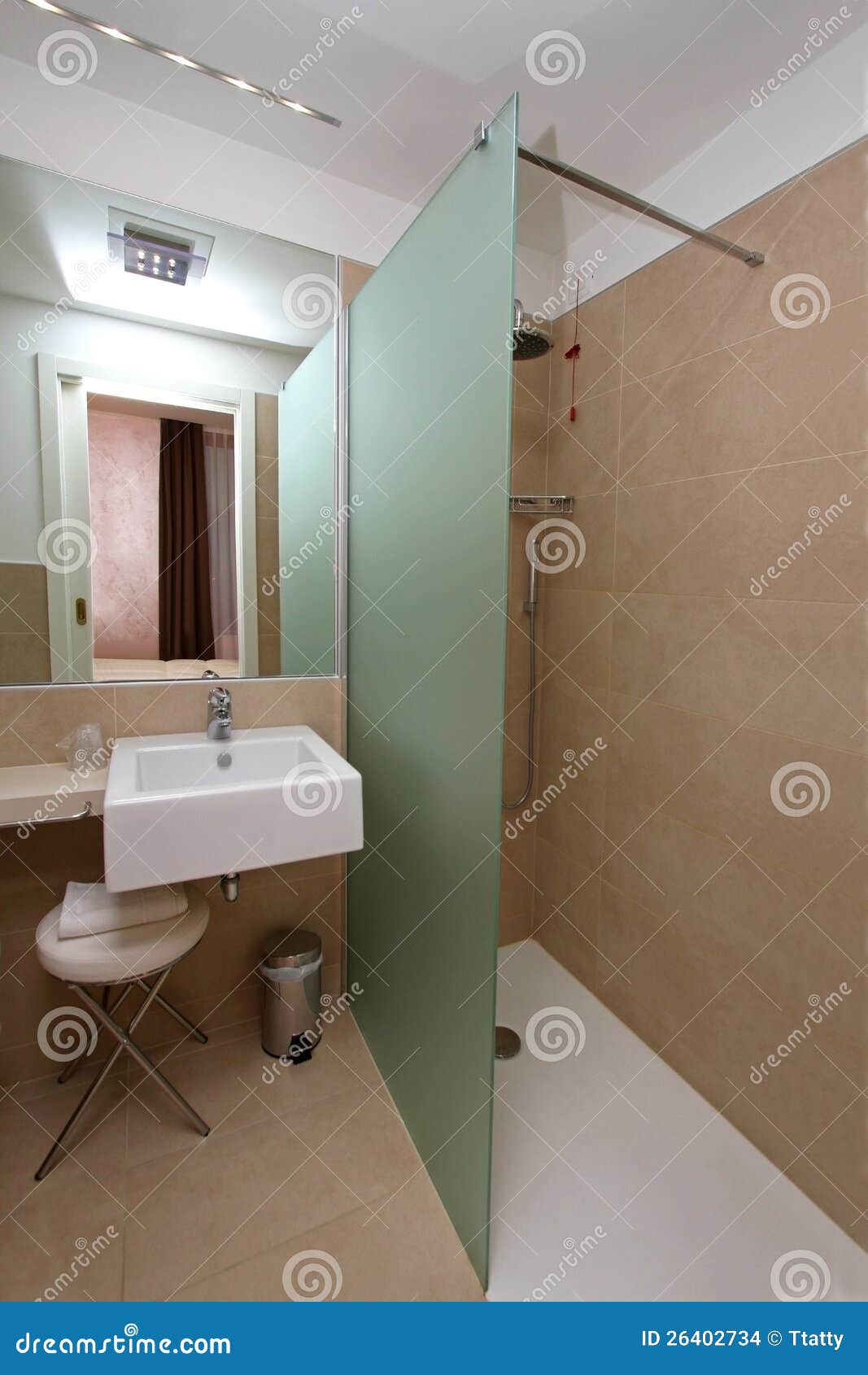 Dusche Modern Stockfoto Bild Von Spiegel Zeitgen Fliese 26402734