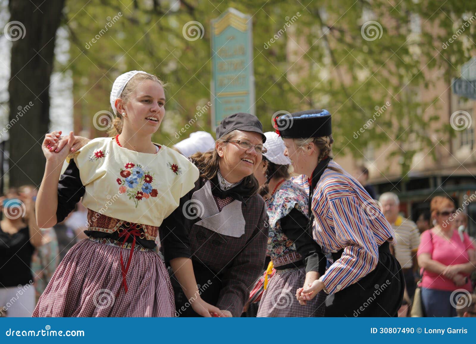 Dutch Dancers in Holland Michigan Editorial Image - Image of tulips ...