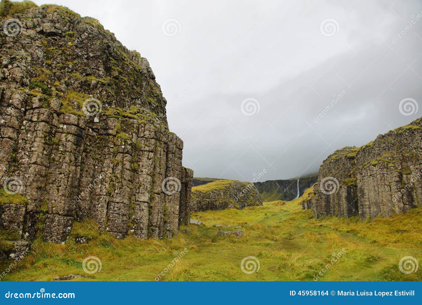 dverghamrar sea eroded basaltic columns