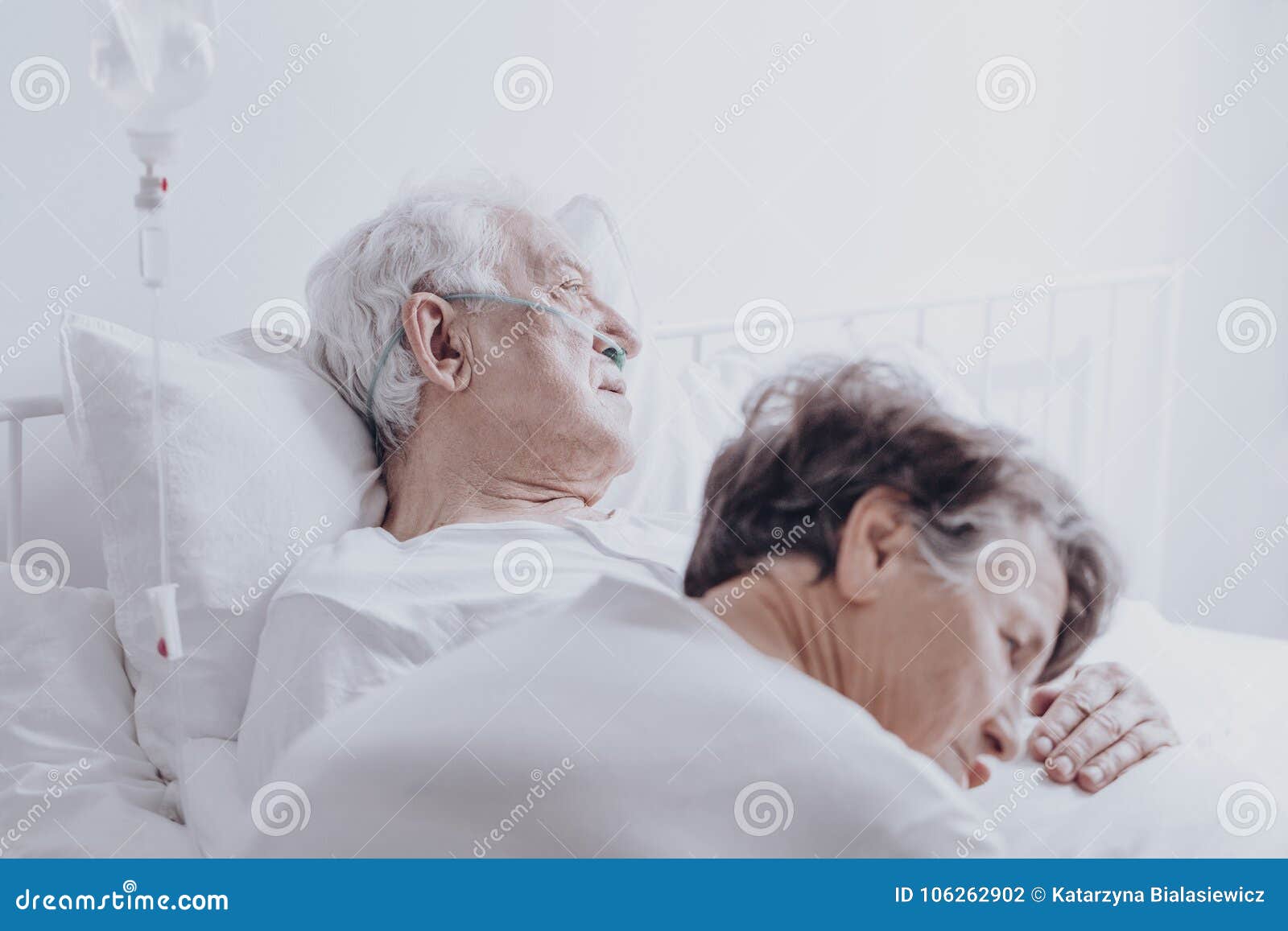 dying elderly man at hospital