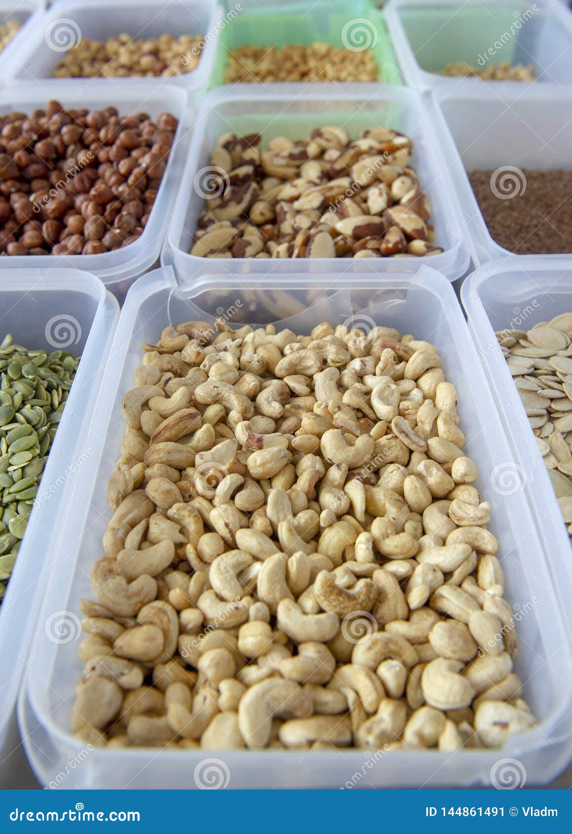 Nuts and Seed Collection in the Market Plastic Box Stock Afbeelding