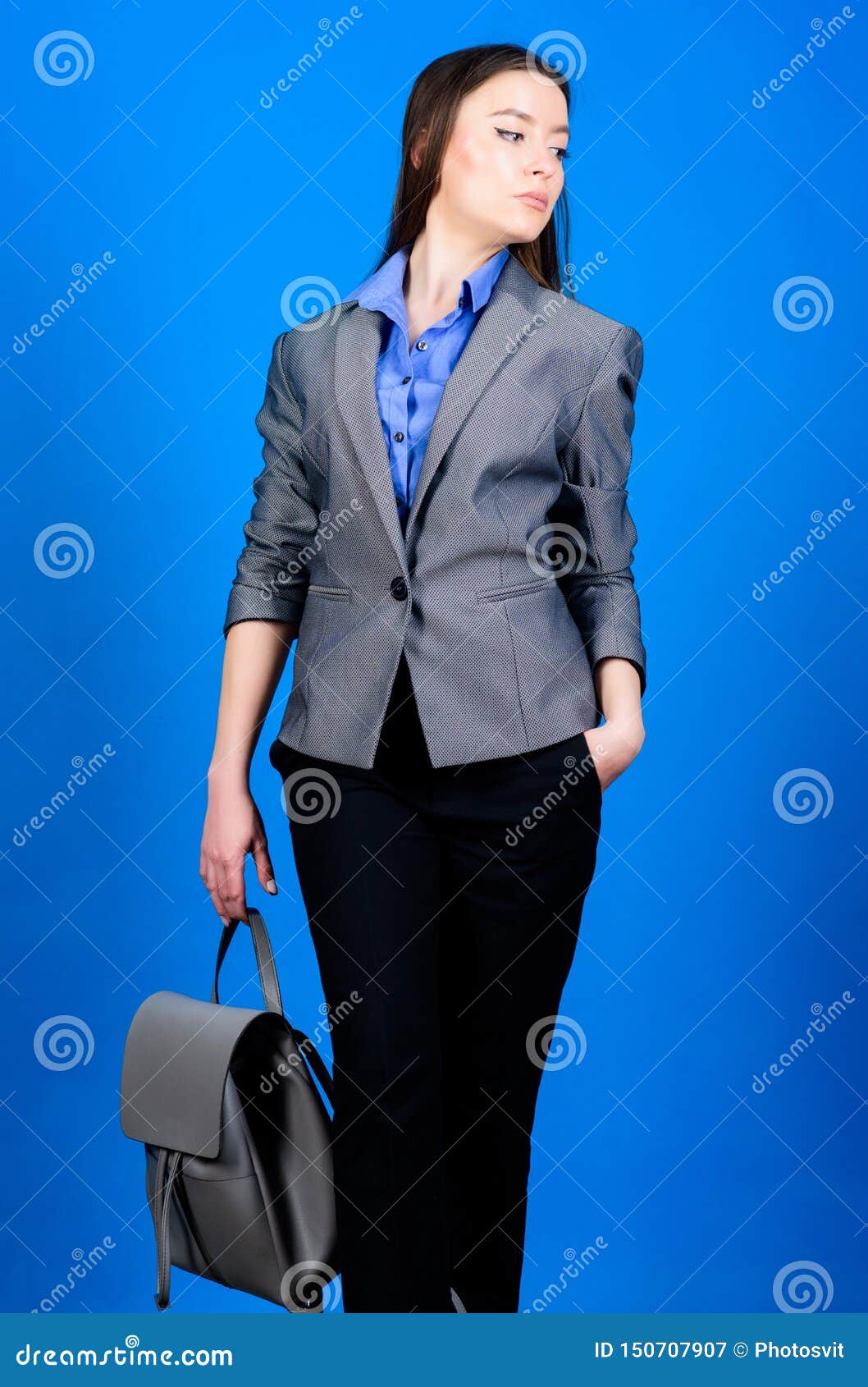 E Estudiante En Ropa Formal : Mujer Con Cuero Imagen de archivo - Imagen de  formal, chaqueta: 150707907