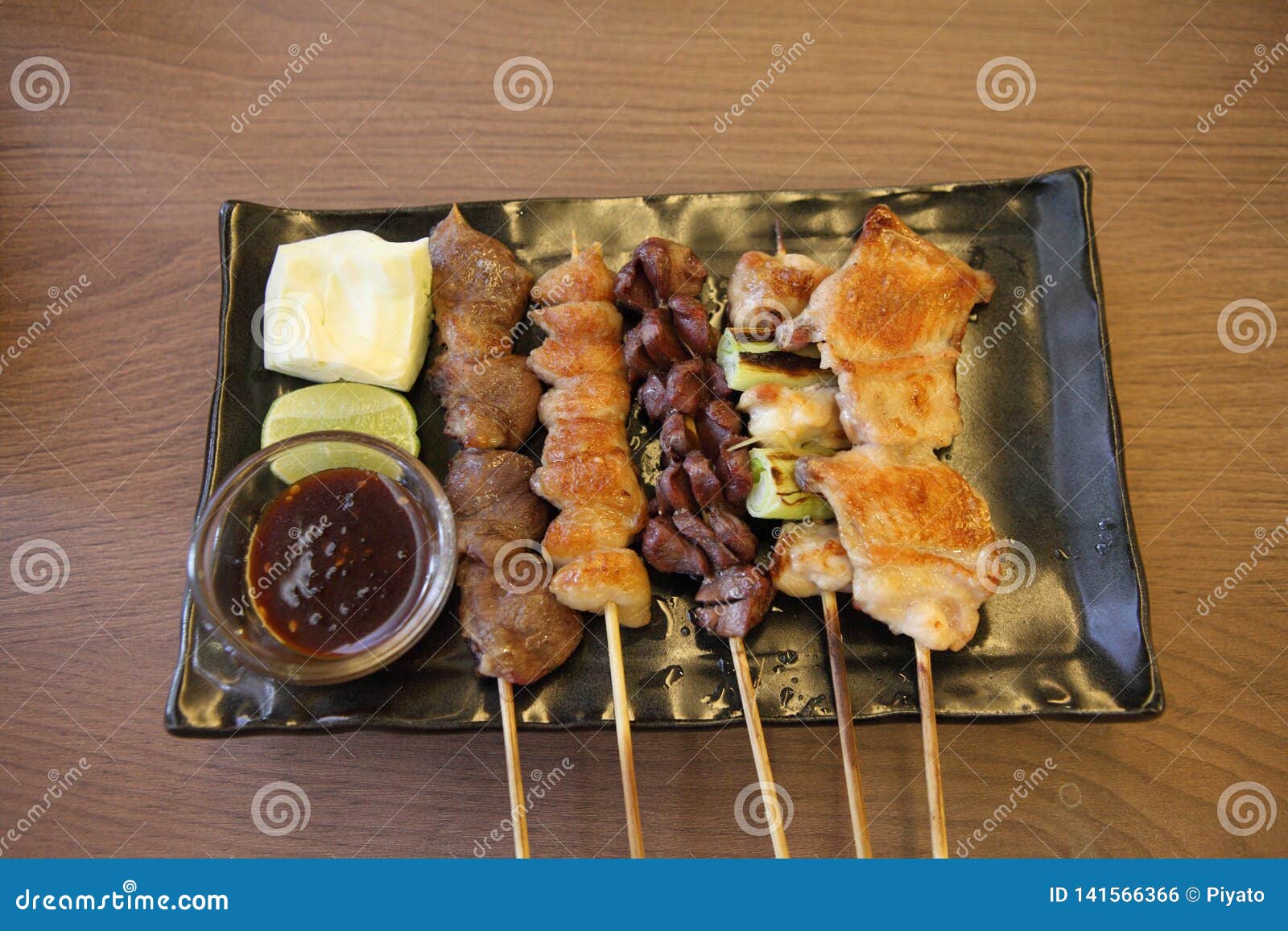 Japanese Cuisine Grilled, Teriyaki Skewers Yakitori Fotografia Stock