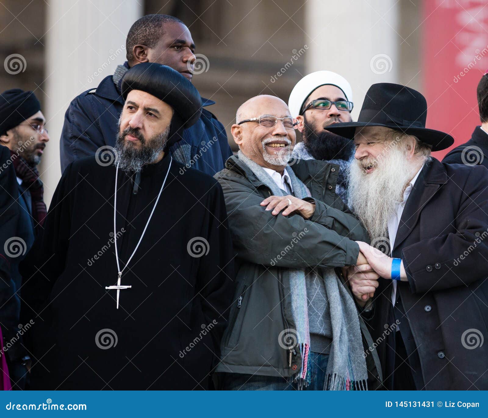 Crowd Of Diversity Orthodox Priest Rabbi Sikh 编辑类照片 图片包括有摄影 犹太教教士