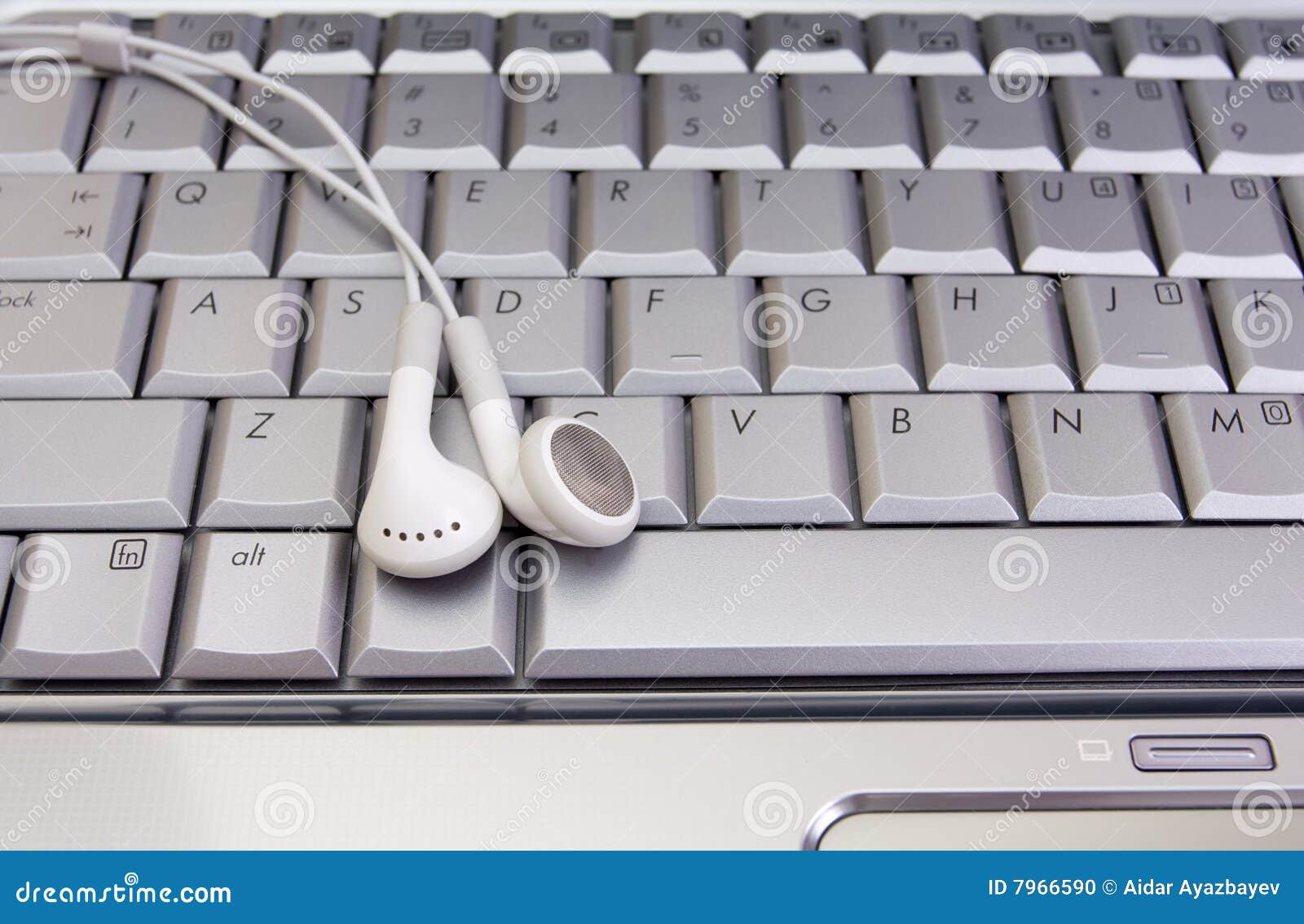 earphone on keyboard