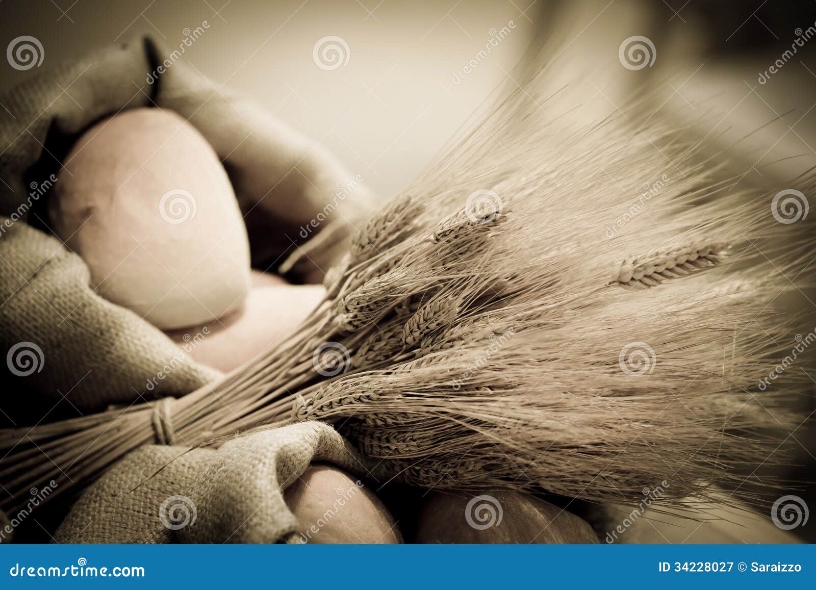 Ears of wheat and bread stock image. Image of rural, gastronomy 34228027