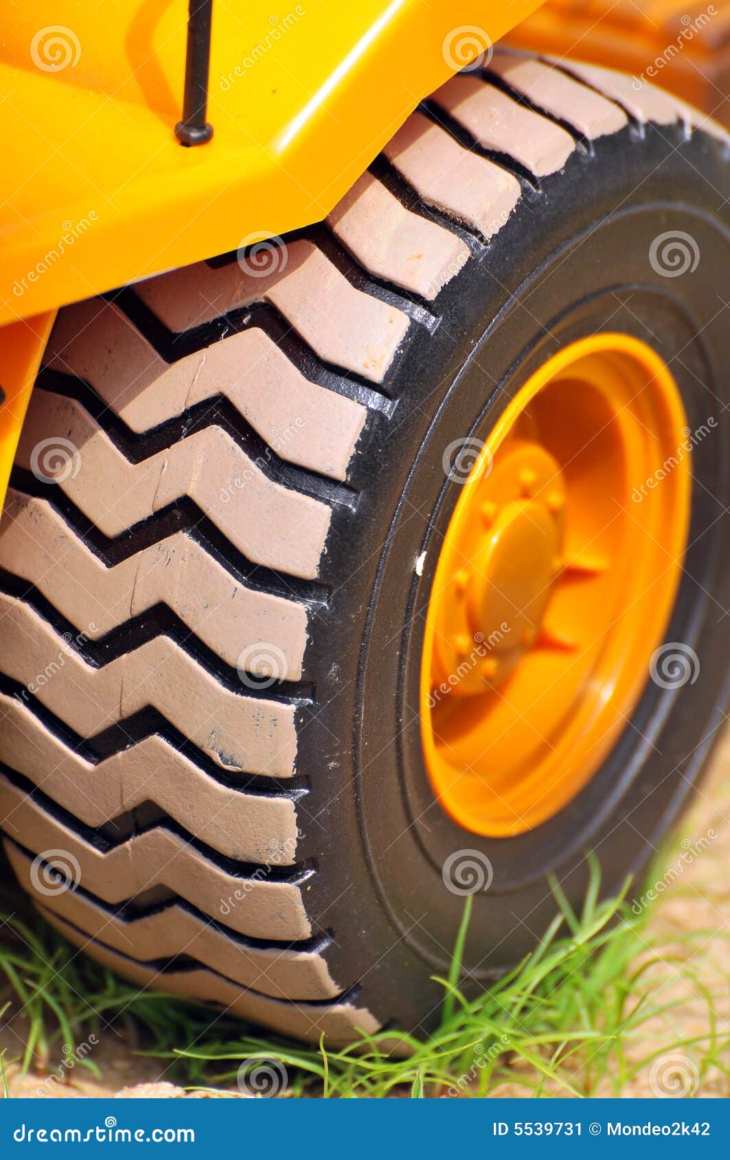 Earth mover stock image. Image of earthmover, claws, excavation 5539731