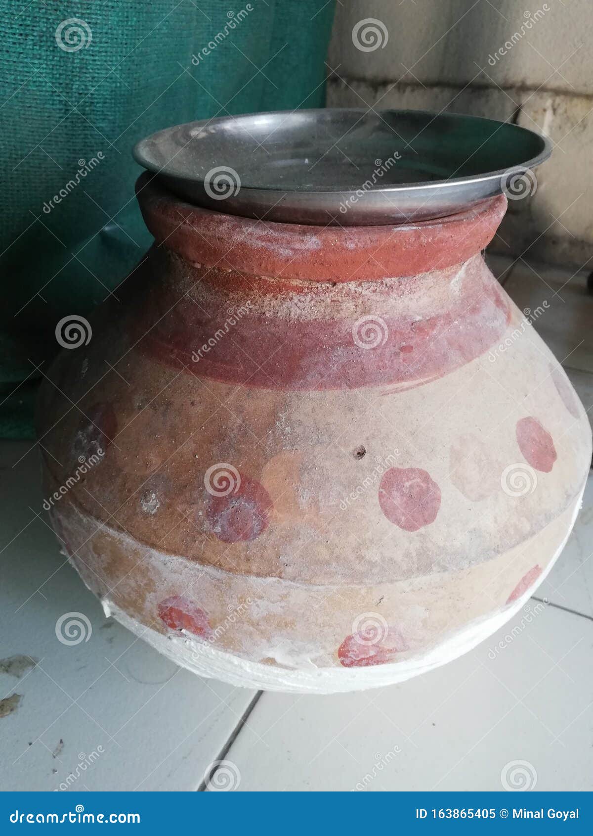 Earthen Pot Water Cool Design Stock Image Image of water, design 163865405