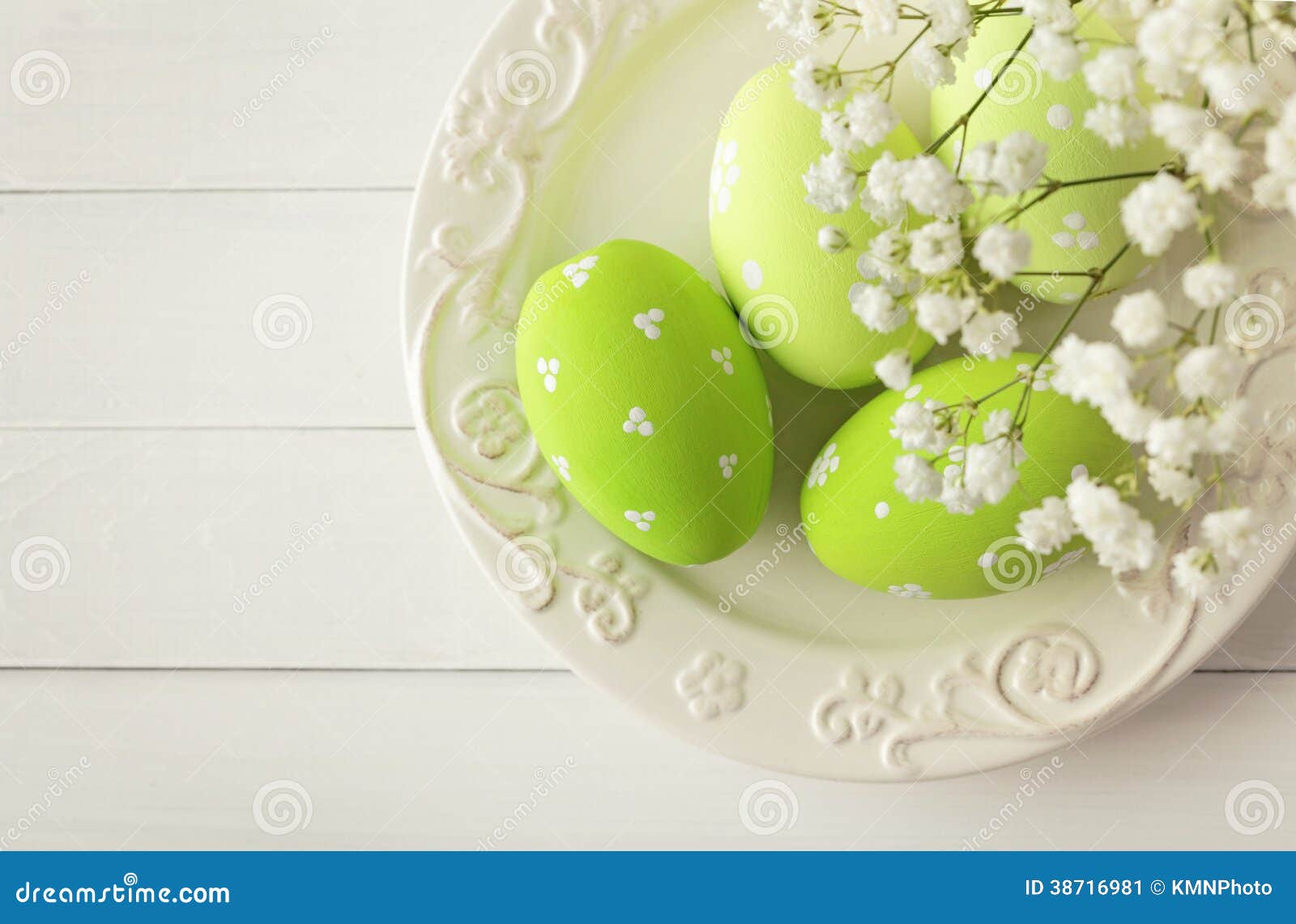 Easter decoration. Colorful easter eggs and spring flowers