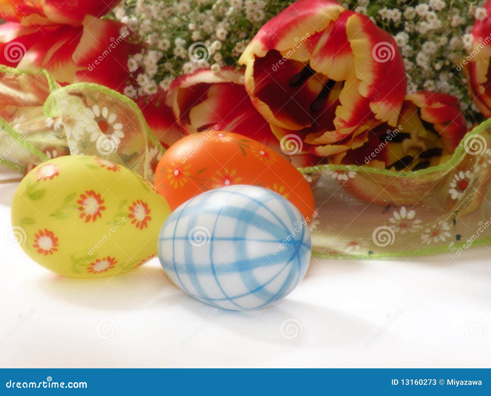 Easter flowers and eggs stock image. Image of daisies 13160273