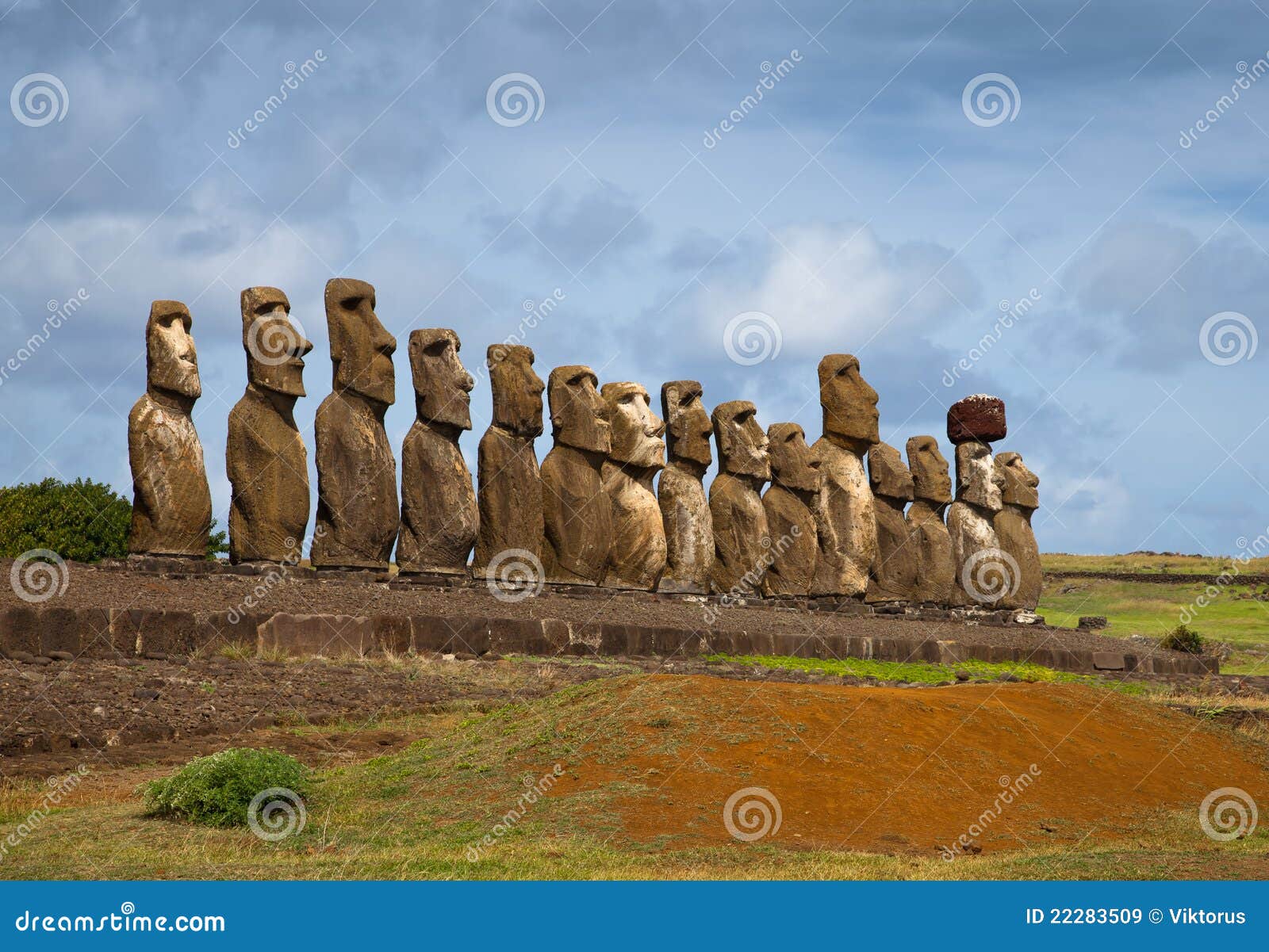 Easter Island Statues in Line Stock Image Image of grass, esoteric