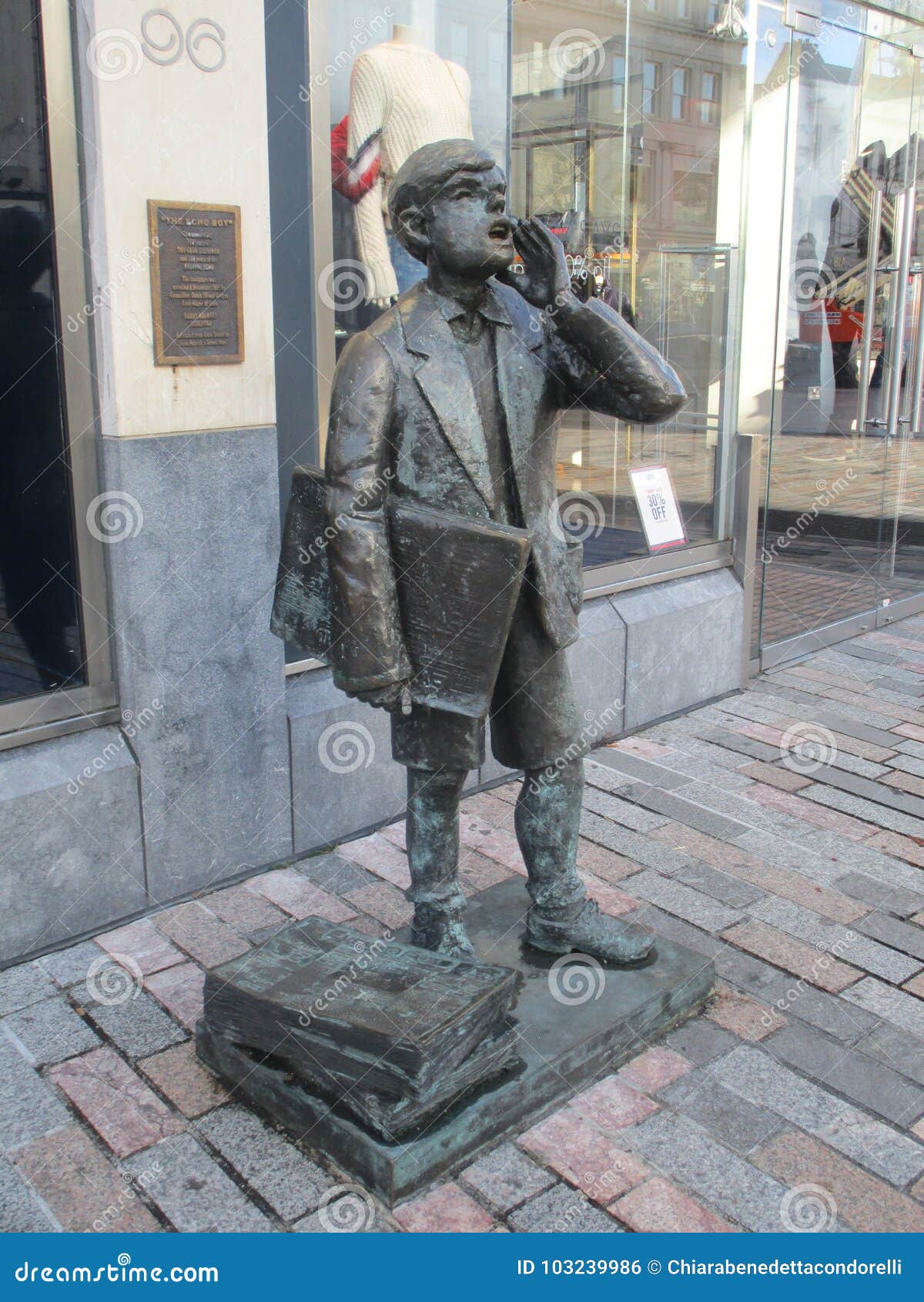 The Echo Boy editorial photo. Image of city, sculpture 103239986