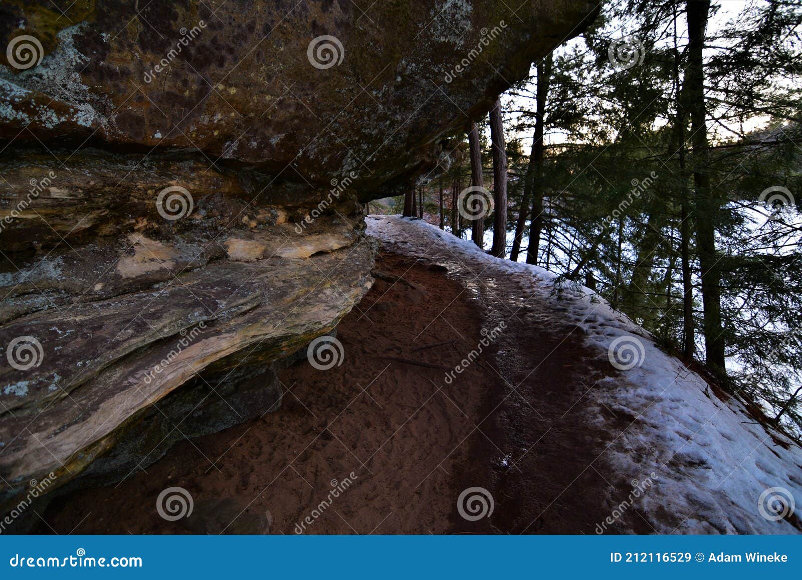 Fern Dell Gorge Mirror Lake State Park Echo Rock In Winter Stock Image Image Of Recreation Erodes