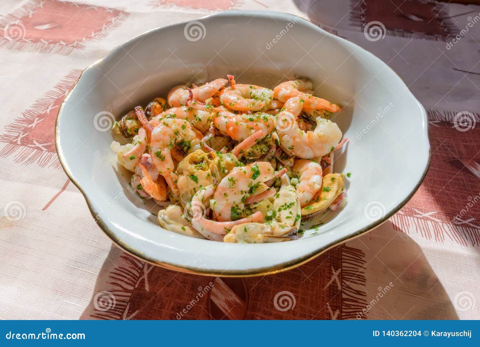 Echter Italienischer Meeresfrüchtesalat Stockfoto - Bild von köstlich ...