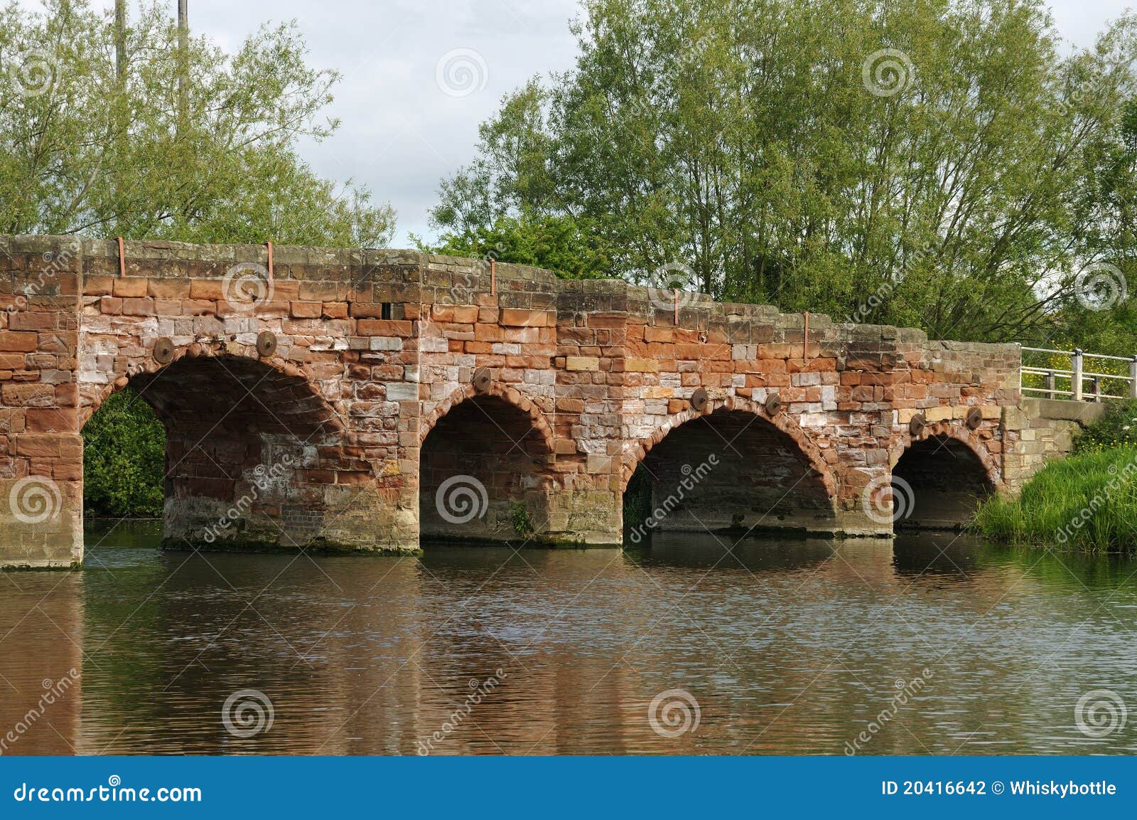 Eckington Bridge, River Avon With Bredon Hill In The Background Royalty