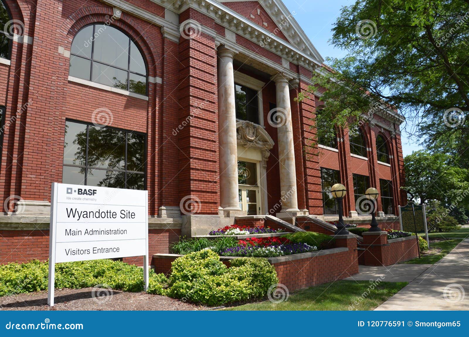 Edificio De La Administración De La BASF De Wyandotte Foto editorial