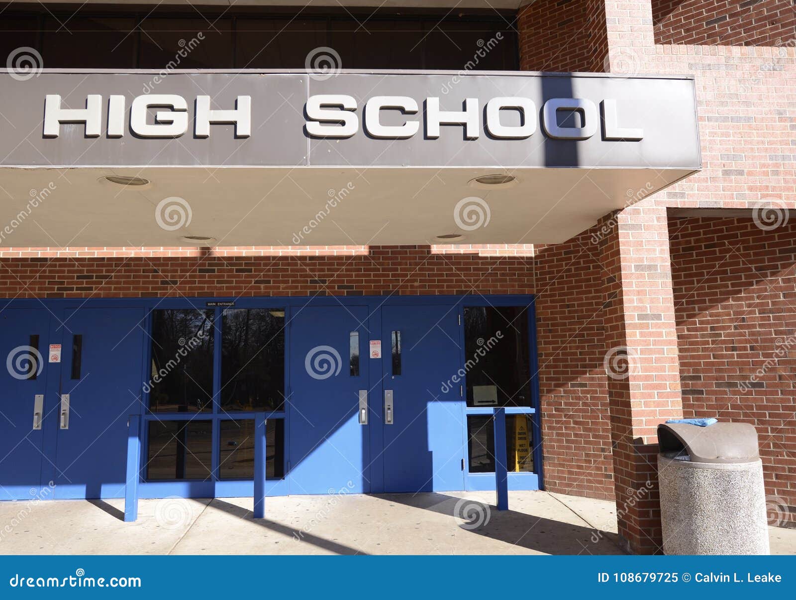 Edificio De La High School Secundaria Imagen de archivo Imagen de