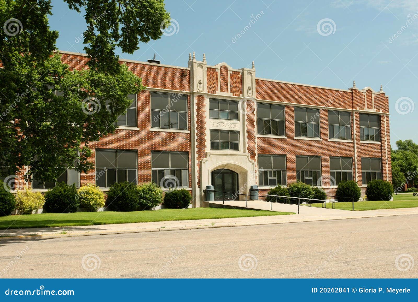 Edificio Genérico De La High School Secundaria Imagen de archivo