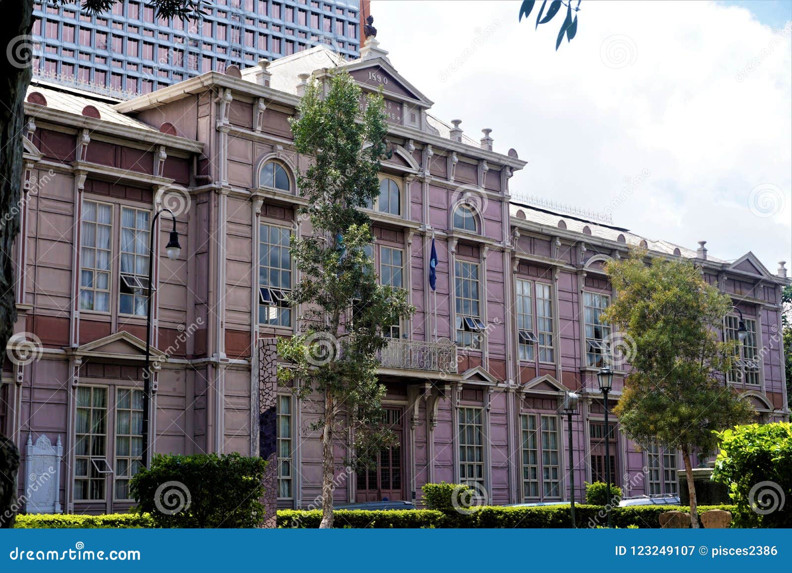 edificio metalico - an old school in the center of san jose