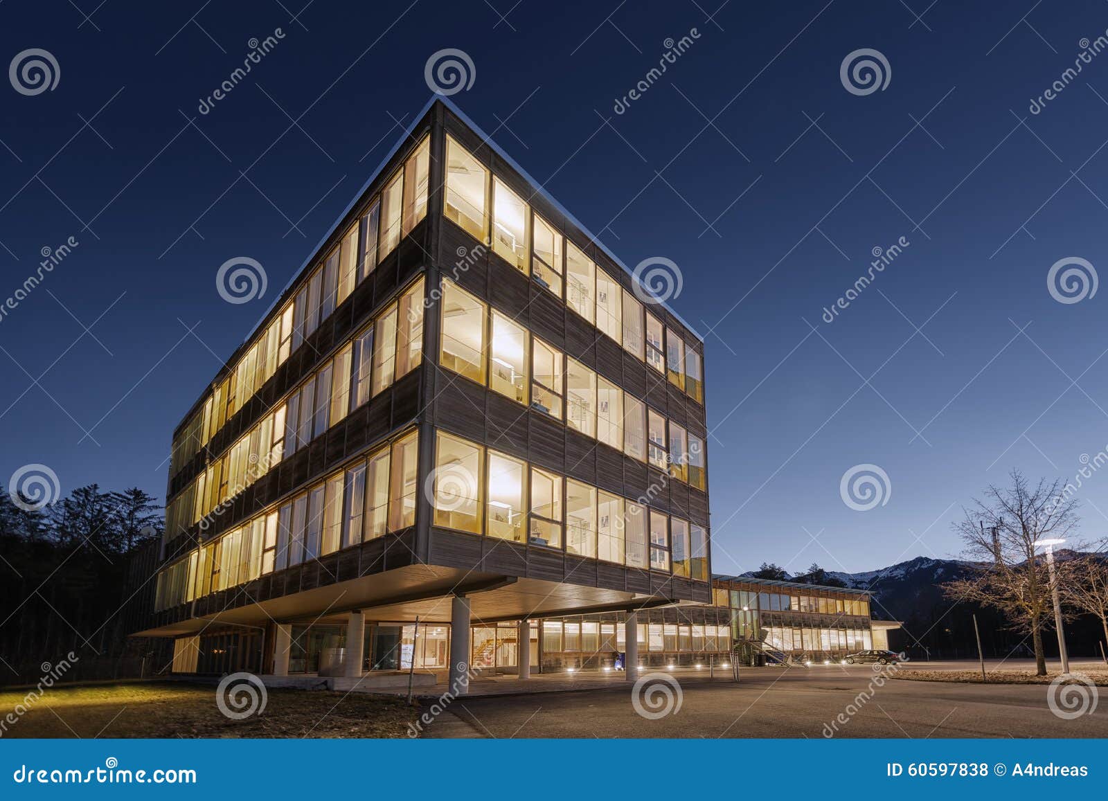 File:Edificio In Via Restelli.jpg - Wikimedia - Foto 9