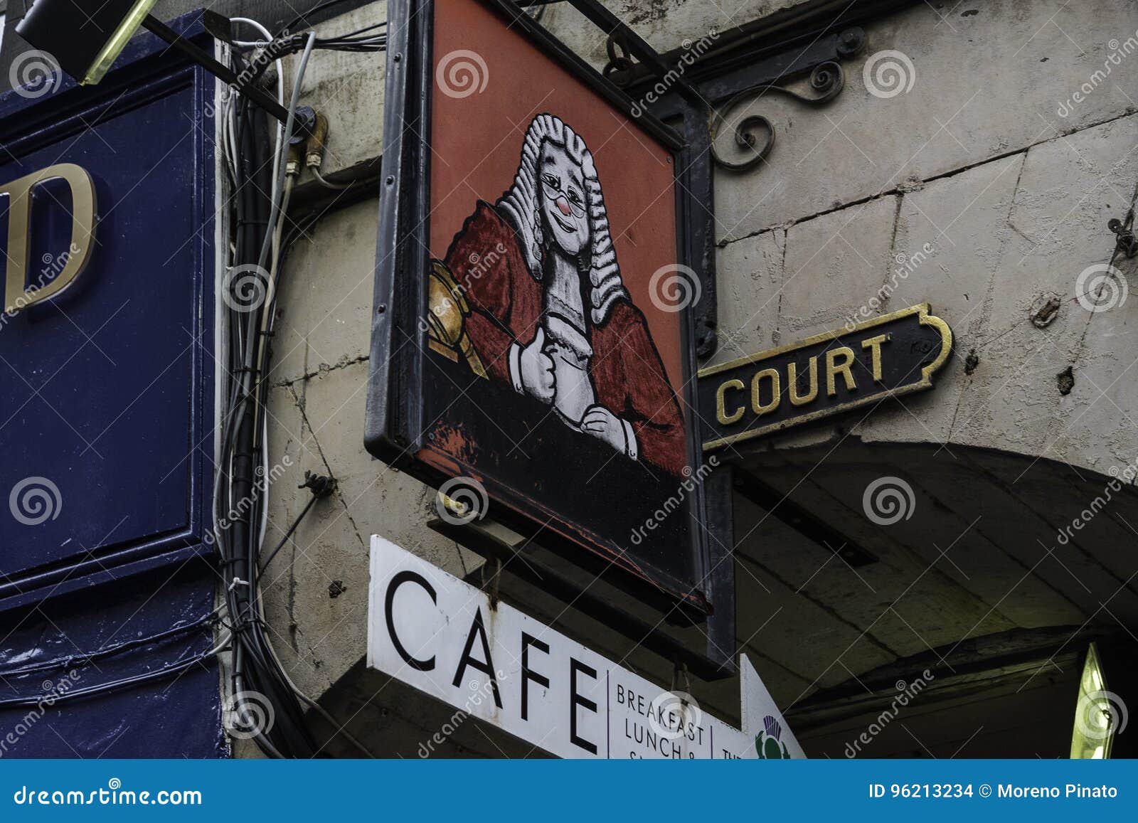 Edinburgh corner view editorial stock image. Image of sidewalk 96213234