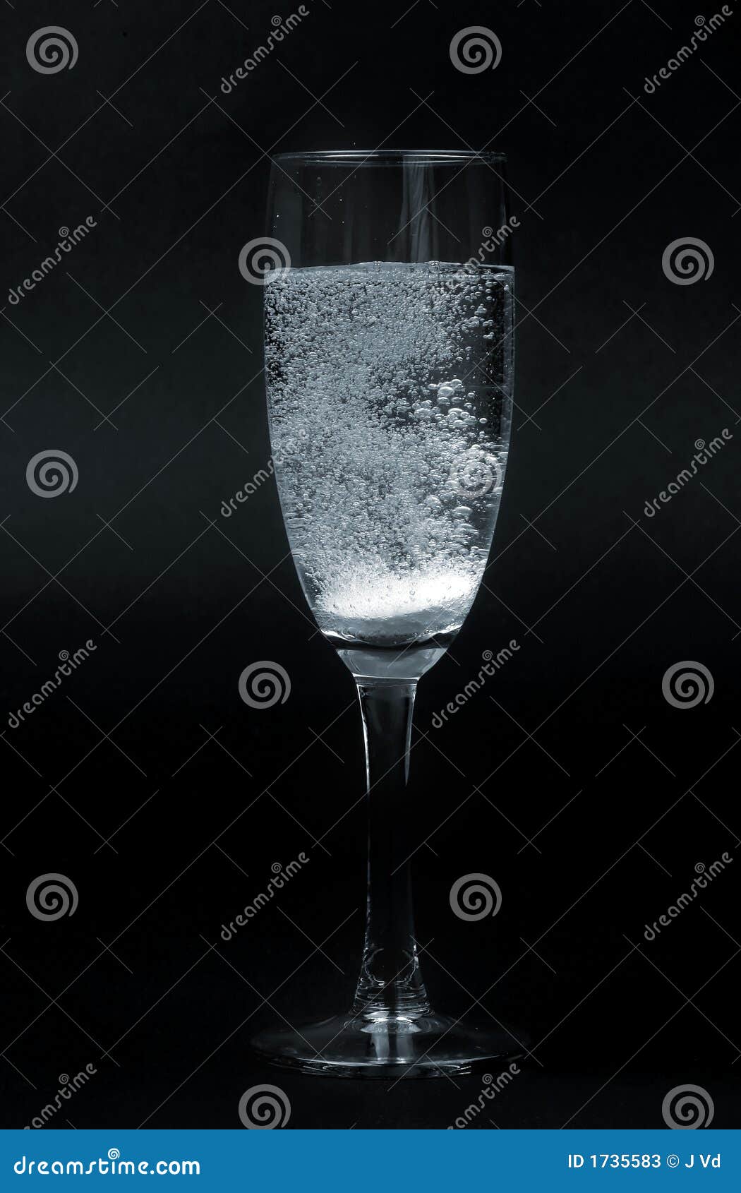 effervescent pill in glass