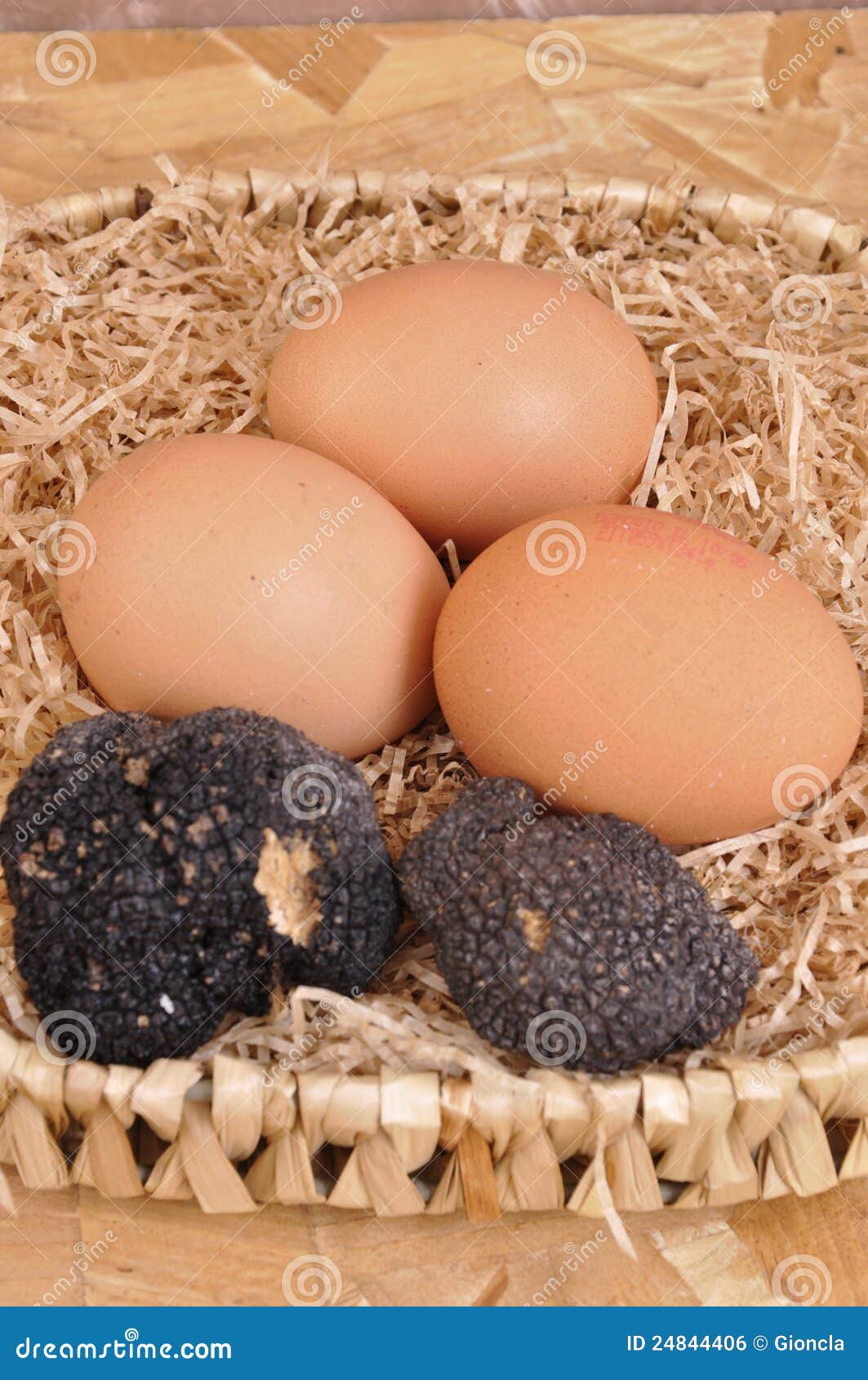 Egg with black truffle stock photo. Image of diet, meal 24844406