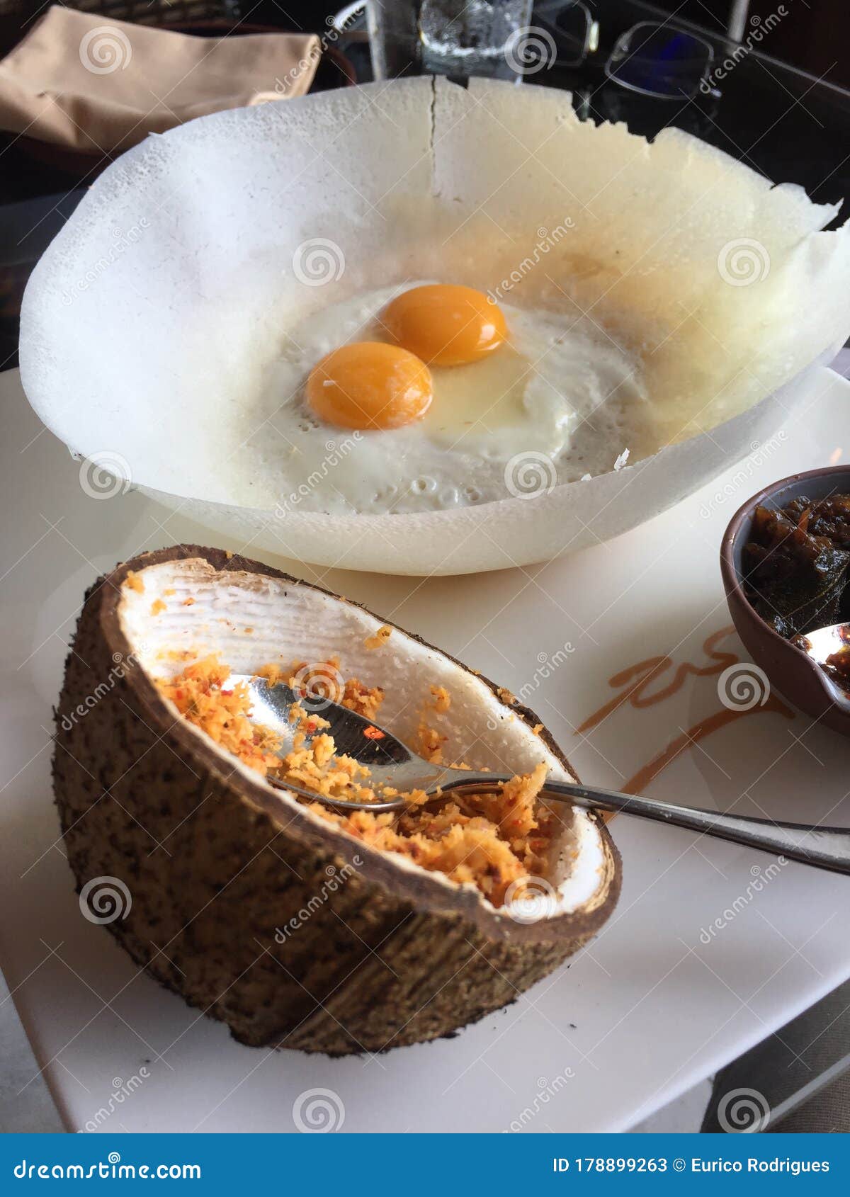 Bittara Appa (Sri Lankan Egg Hoppers)