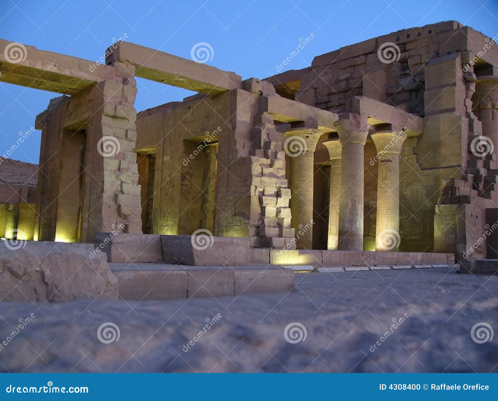 the egyptian ruins